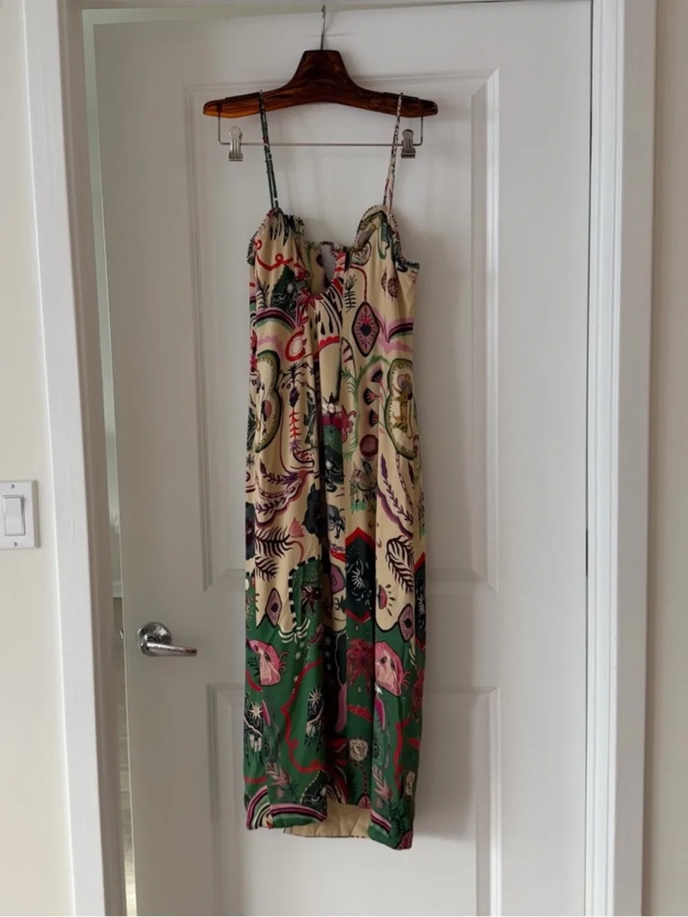 Farm Rio Farm Rio Beige Artsy Surreal Land
Beaded Sleeveless Midi Dress - Picture 8 of 9